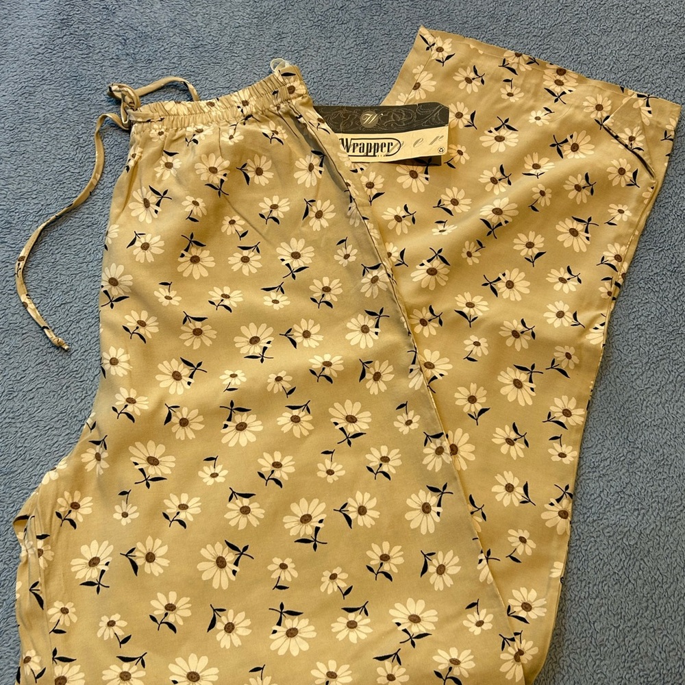 Wrapper Beige Floral Pants